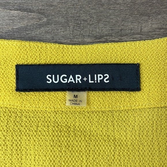 SugarLips Women’s Yellow V Neck Blouse with Butterfly Style Sleeves, size medium - Picture 2 of 9